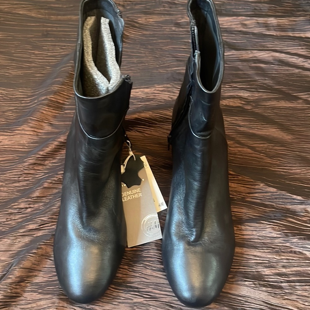 H&M Womens leather boots size 9.5